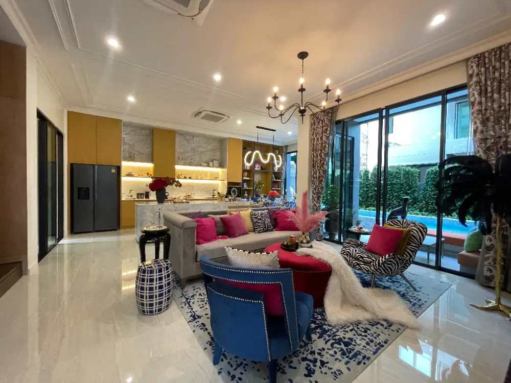 3 bedrooms 4 bathrooms 3 parking 455 Sqm at The Honor Yothinpattana 2