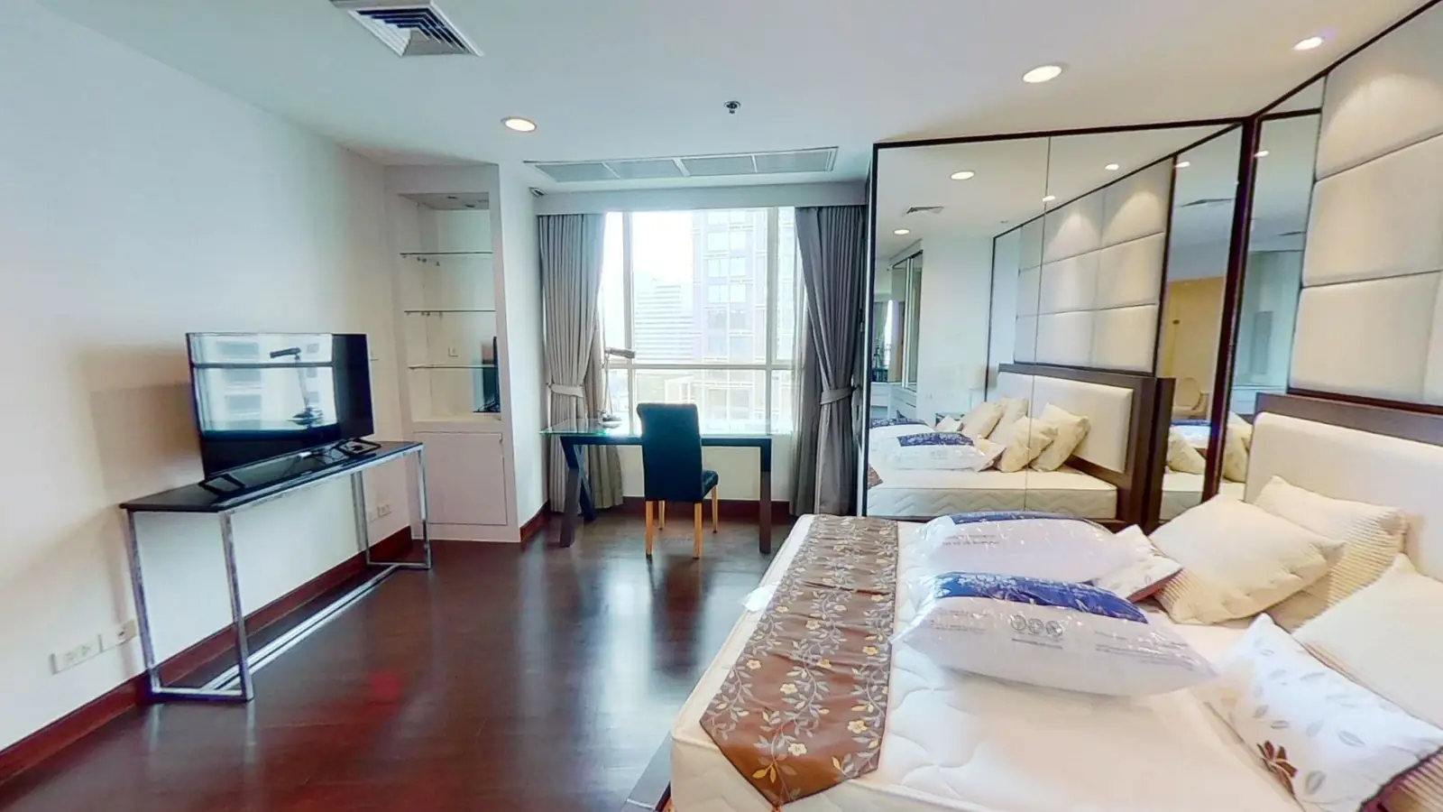 ขาย คอนโด 2 ห้องนอน ในโครงการ เออร์บาน่า หลังสวน U30093