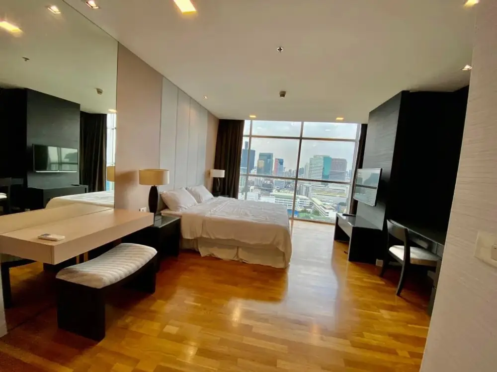 For rent Urbana Sathorn 2 bedrooms 2 baths high floor nice view 3