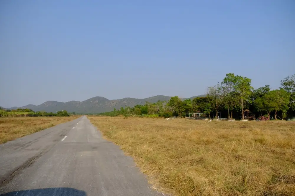 ขายที่ดิน 523 ไร่ ถนนอู่ทอง-กาญจนบุรี เลาขวัญ กาญจนบุรี ติดถนนราดยาง(หมายเลข3472) ถูกมาก 2