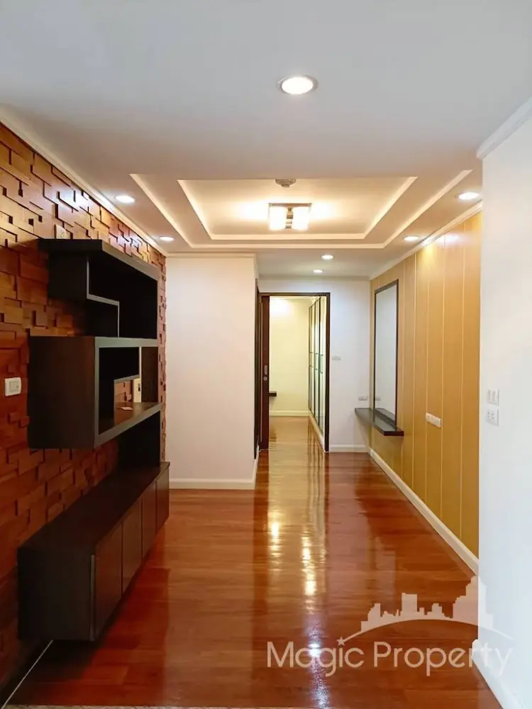 ขายคอนโดมิเนียม 2 ห้องนอน ใน อเวนิว 61 แขวงคลองตันเหนือ เขตวัฒนา กทม.