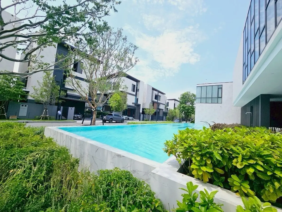ให้เช่า ดิ ออเนอร์ โยธินพัฒนา พร้อมสรว่ายน้ำส่วนตัว For Rent – Brand New Super Luxury Pool Villa at The Honor Yothinpattana