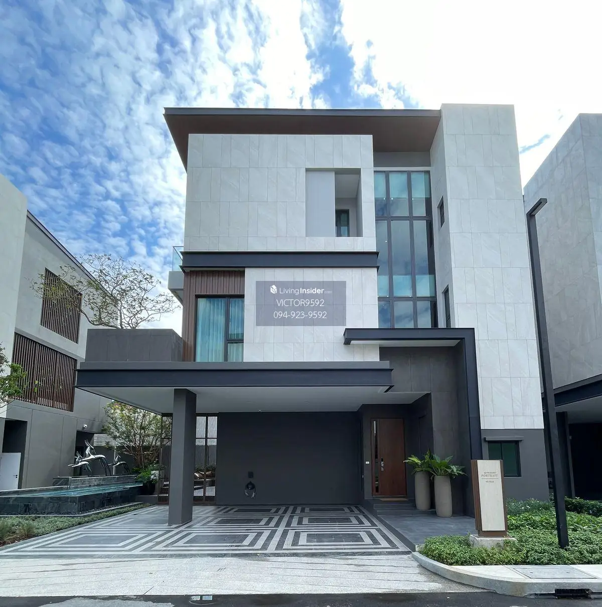 ขายบ้านเดี่ยวสไตล์ Private Pool Villa 3 ชั้น ระดับ Super Luxury ดิ ออเนอร์ โยธินพัฒนา ฟังก์ชัน 3 ห้องนอน 4 ห้องน้ำ 3 ที่จอดรถ มาพร้อมความสะดวกมากมาย เดินทางเข้า-ออกได้สะดวกใกล้ทางด่วน และCentral Festival East Ville