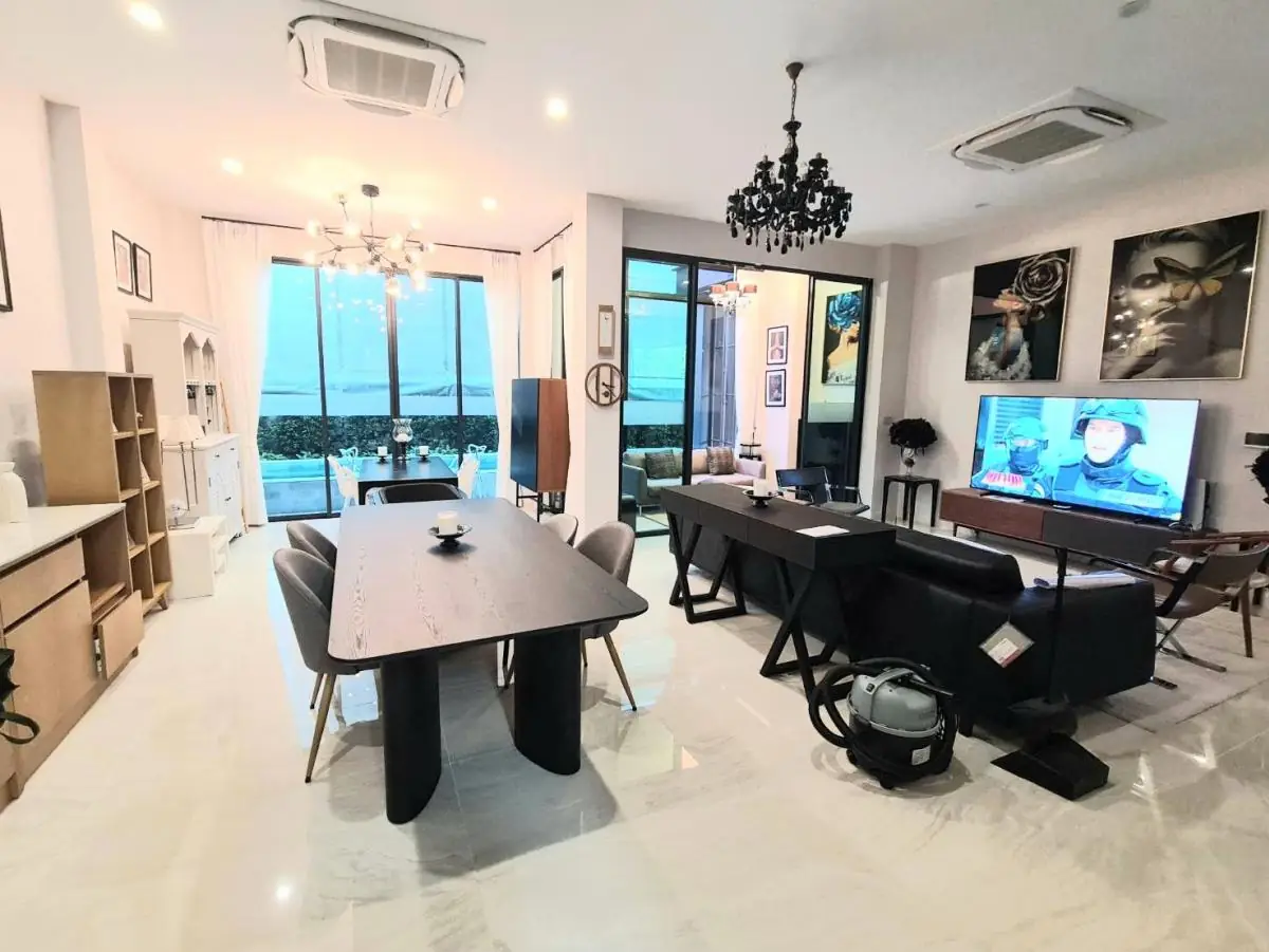 🌜⭐️🌛ให้เช่าบ้านเดี่ยวสไตล์ Private Pool Villa 3 ชั้น ระดับ Super Luxury ในย่านเลียบด่วนรามอินทรา 3