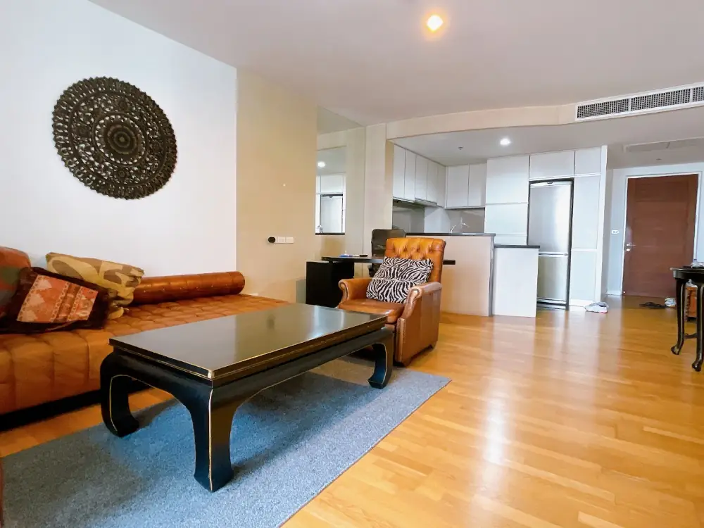 ให้เช่า พร้อมอยู่ 1 ห้องนอน 70 ตร.ม. คอนโด Urbana Sathorn