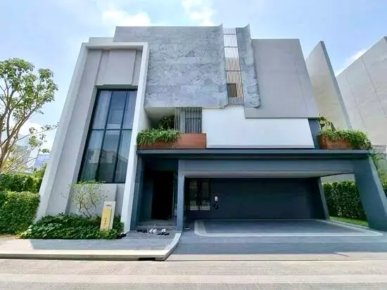 Bugaan Krungthep Kreetha size M: 90 sqwah 540 sqm. 4bed 5bath 320,000/mth. Am: 0656199198 2