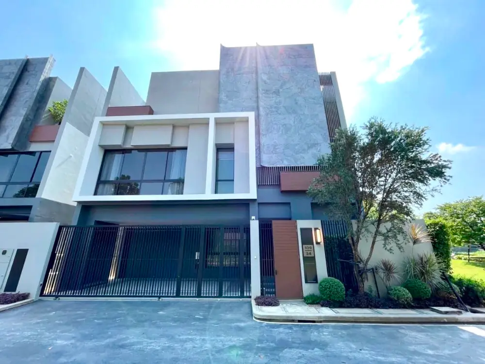 Bugaan Krungthep Kreetha: 4bed 5bath 430sqm. 250,000/mth Am: 0656199198
