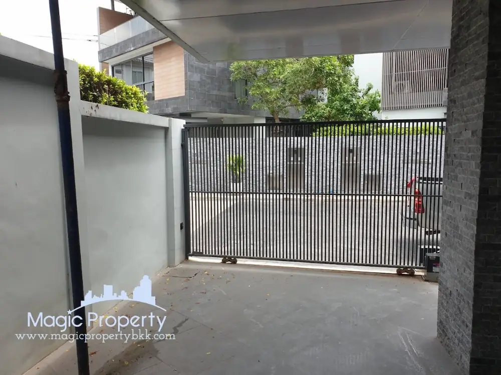 ขายบ้านเดี่ยว โครงการ ดิ ออเนอร์, 3 ห้องนอน 5 ห้องน้ำ พื้นที่ใช้สอย 446 ตร.ม. พร้อมสระว่ายน้ำส่วนตัว, ใกล้เซ็นทรัล อีสต์วิลล์ ลาดพร้าว 81, แขวงคลองเจ้าคุณสิงห์ เขตวังทองหลาง กทม. 3