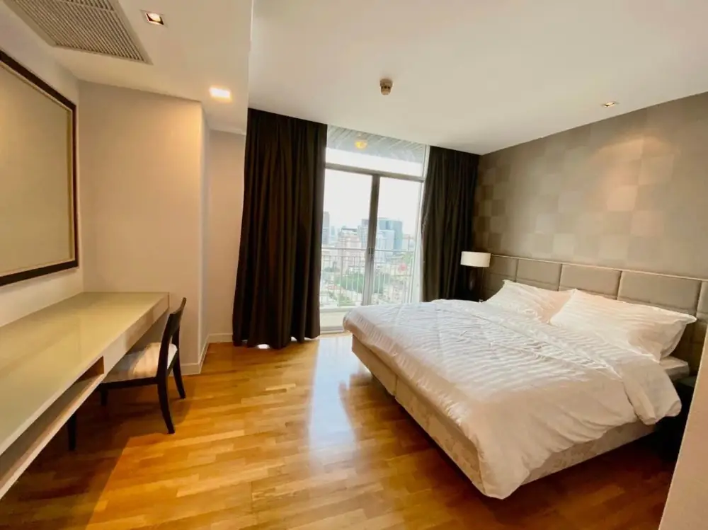 For rent Urbana Sathorn 2 bedrooms 2 baths high floor nice view
