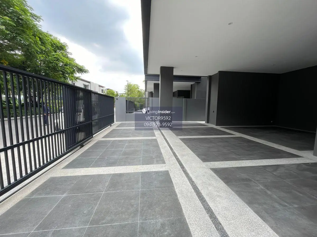 ขายบ้านเดี่ยวสไตล์ Private Pool Villa 3 ชั้น ระดับ Super Luxury ดิ ออเนอร์ โยธินพัฒนา ฟังก์ชัน 6 ห้องนอน 8 ห้องน้ำ 5 ที่จอดรถ มาพร้อมความสะดวกมากมาย เดินทางเข้า-ออกได้สะดวกใกล้ทางด่วน และCentral Festival East Ville 3