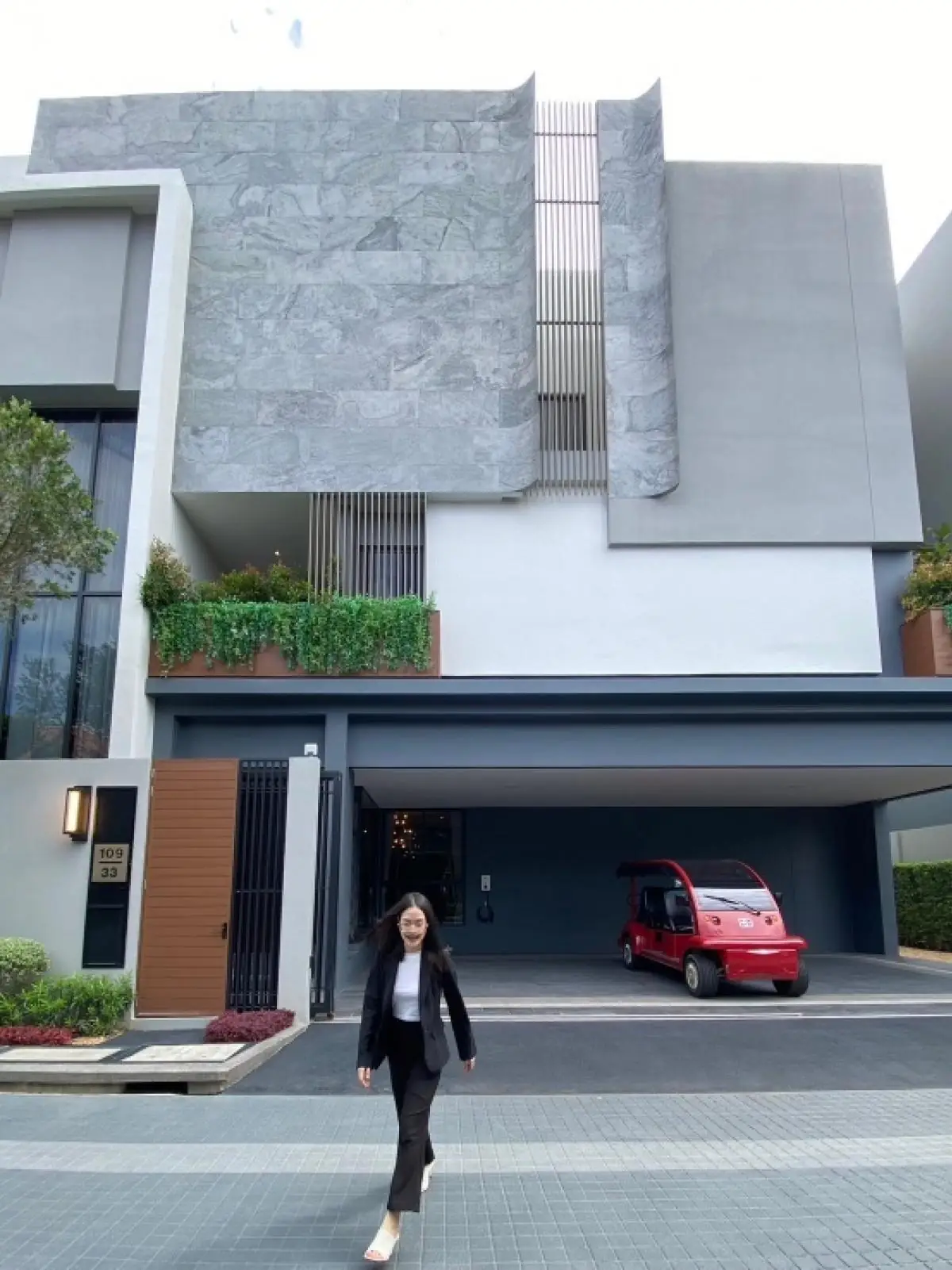 ขายบ้านเดี่ยว 𝐁𝐮𝐠𝐚𝐚𝐧 กรุงเทพกรีฑา 540 ตร.ม. | 4 ห้องนอน 5 ห้องน้ำ 3 ที่จอด นัดชมโครงการ 083-0456540 (ลูกเกด)