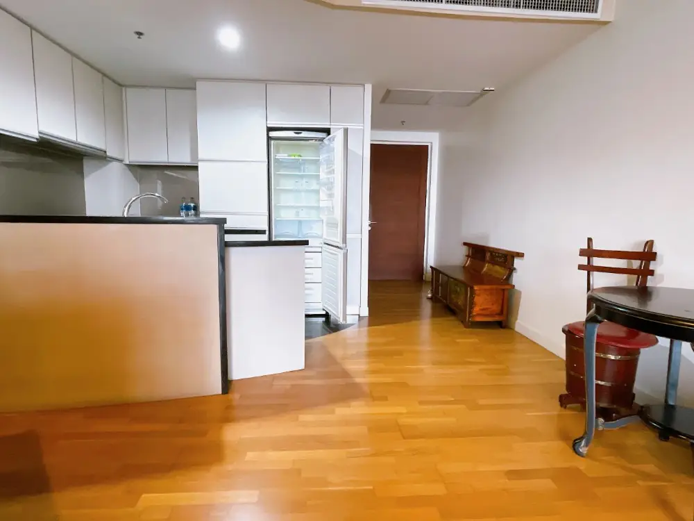 ให้เช่า พร้อมอยู่ 1 ห้องนอน 70 ตร.ม. คอนโด Urbana Sathorn 2