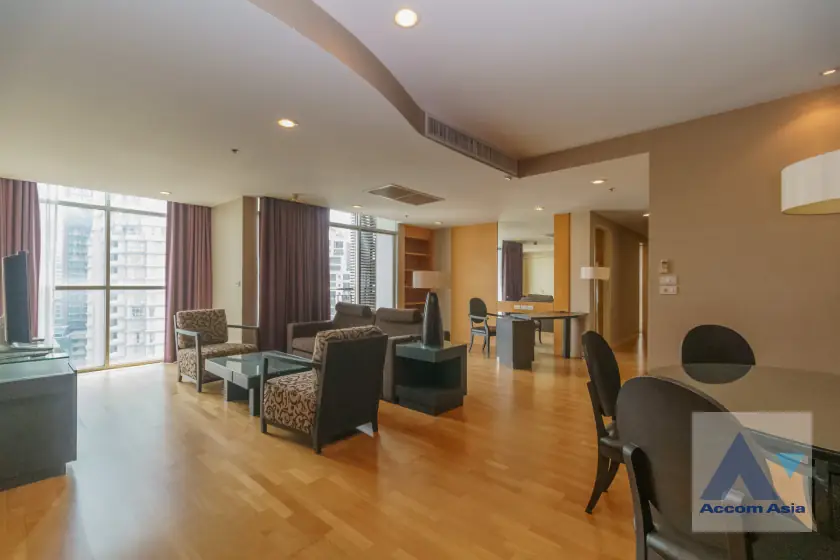 🔼AccomA🔽(✅VDO TOUR) Ready To Move in ! Condo on Sathorn main street for RENT - 3 BR at Urbana Sathorn