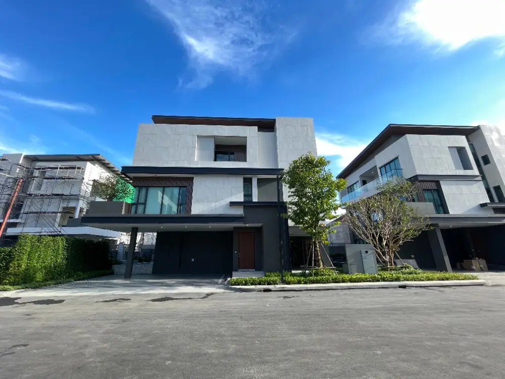 3 bedrooms 4 bathrooms 3 parking 455 Sqm at The Honor Yothinpattana