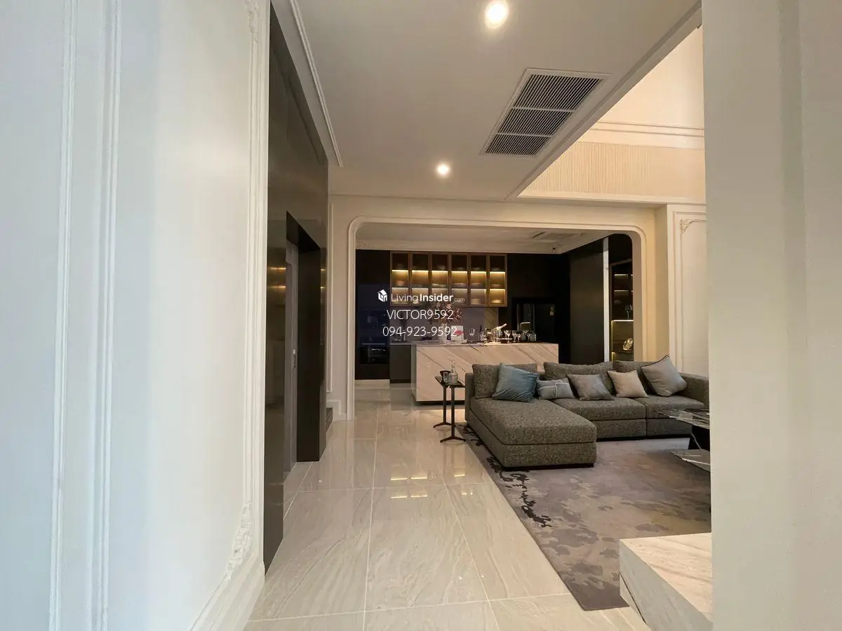 ขายบ้านเดี่ยวสไตล์ Private Pool Villa 3 ชั้น ระดับ Super Luxury ดิ ออเนอร์ โยธินพัฒนา ฟังก์ชัน 5 ห้องนอน 7 ห้องน้ำ 4 ที่จอดรถ มาพร้อมความสะดวกมากมาย เดินทางเข้า-ออกได้สะดวกใกล้ทางด่วน และCentral Festival East Ville 3