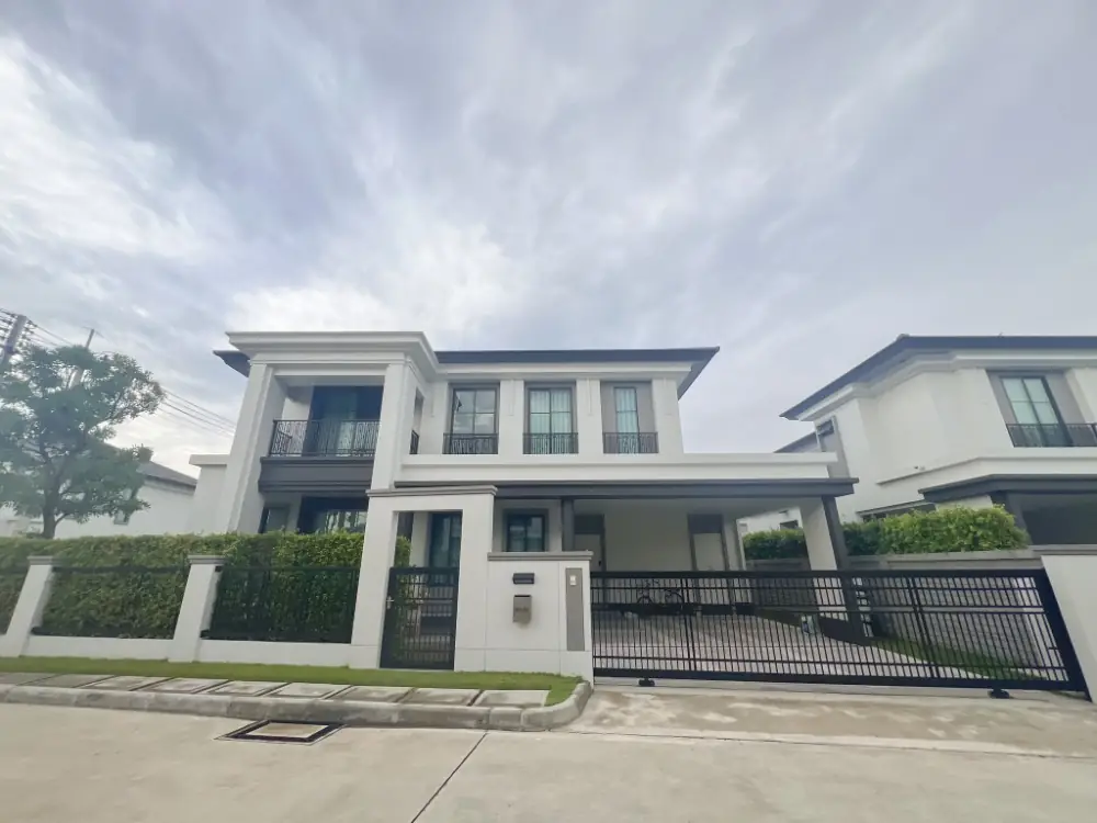 ขายถูกมาก บ้านเดี่ยวหรู ม.เศรษฐสิริ กรุงเทพ-ปทุมธานี เนื้อที่ 72.5 ตร.วา พื้นที่ใช้สอย 252 ตรม. เหมาะแก่การพักอาศัย วิวสนามกอล์ฟ 400 ไร่ บนถนนกรุงเทพ-ปทุมฯ เพียง 10 นาทีถึงทางด่วนศรีสมาน* ใกล้ Community Mall โรงพยาบาล แ 2