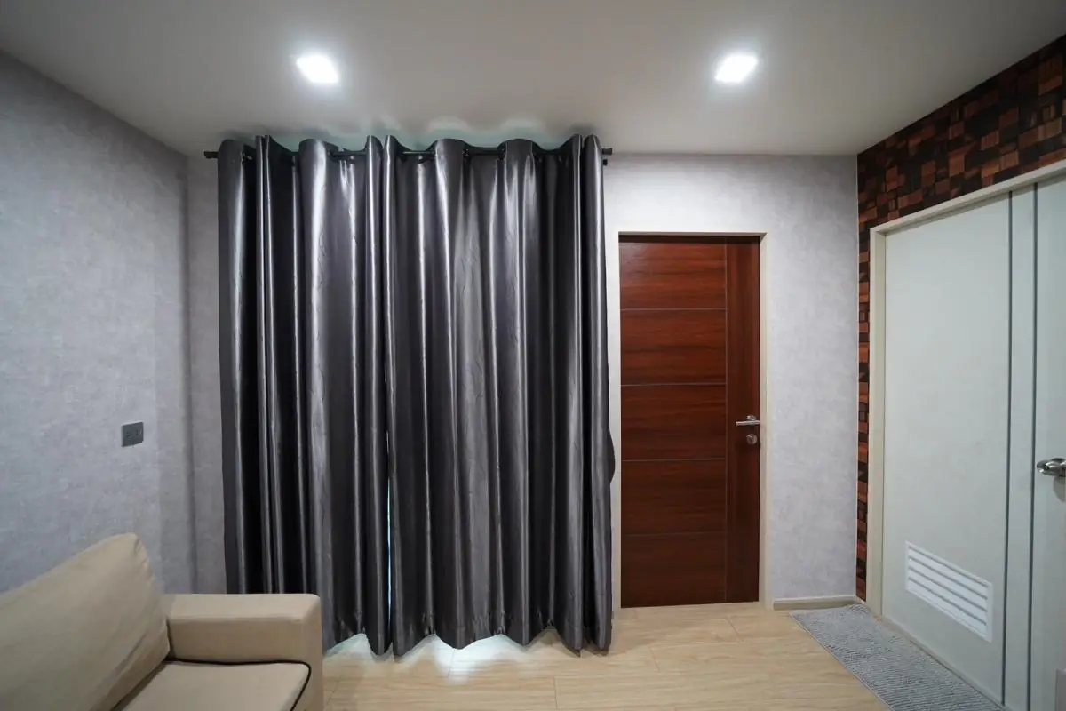 WYNN CONDO พหลโยธิน 52 BTS สะพานใหม่ คอนโดสไตล์ Low-Rise ไม่แออัด สงบ วิวสระ ชั้น4 ตึก C ห้องขนาด 31.69 ตรม เหมาะกับการพักผ่อนจุดเด่น : เป็นคอนโดที่ค่อนข้างสงบ ไม่จอแจ ที่จอดรถใหญ่ยังไม่แย่งกัน ใกล้ BTS สะพานใหม่ เพียง 300 เมตร มีสระว่ายน้ำเกลือ ห้องสมุ 3